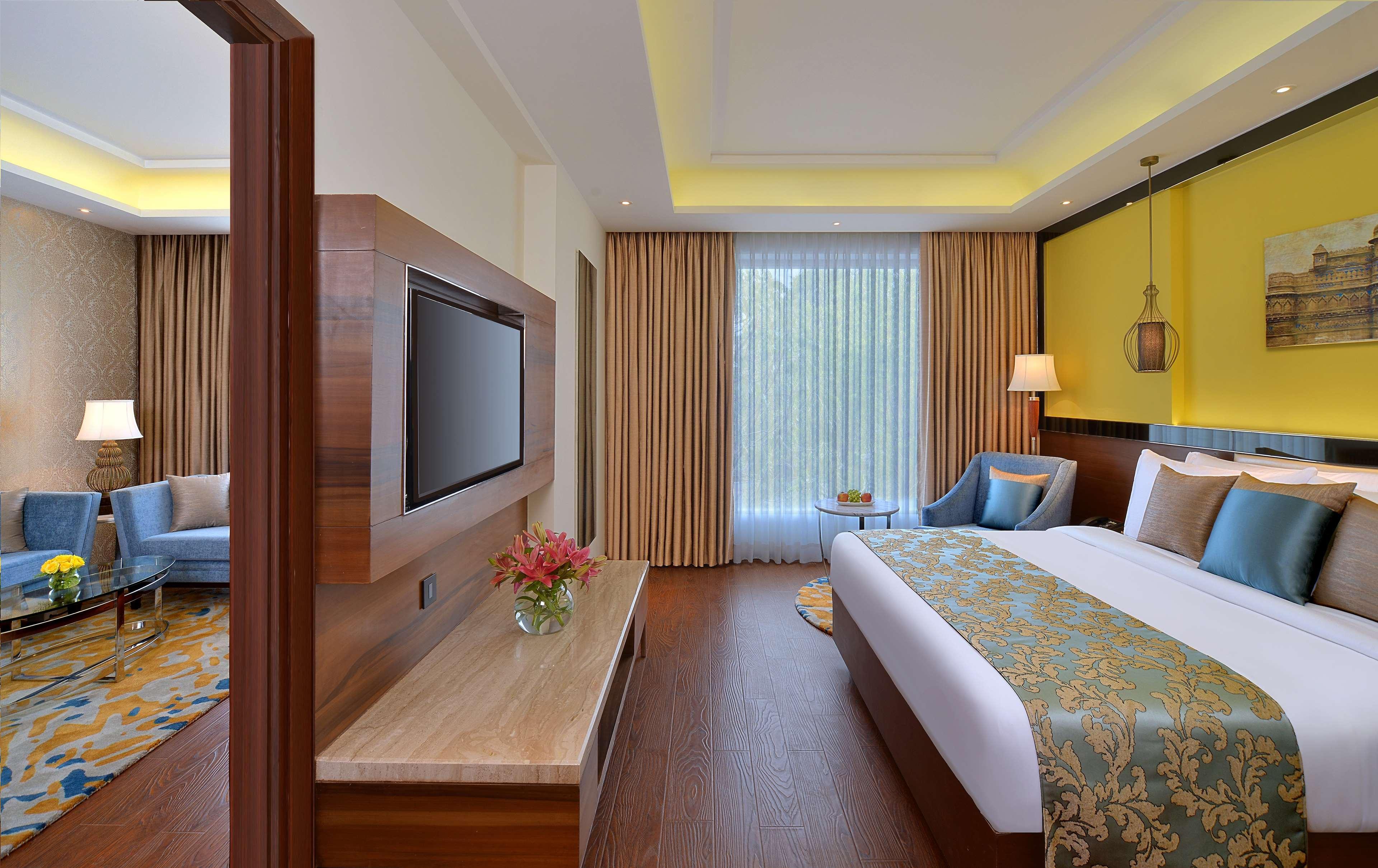 Radisson Gwalior Hotel Buitenkant foto