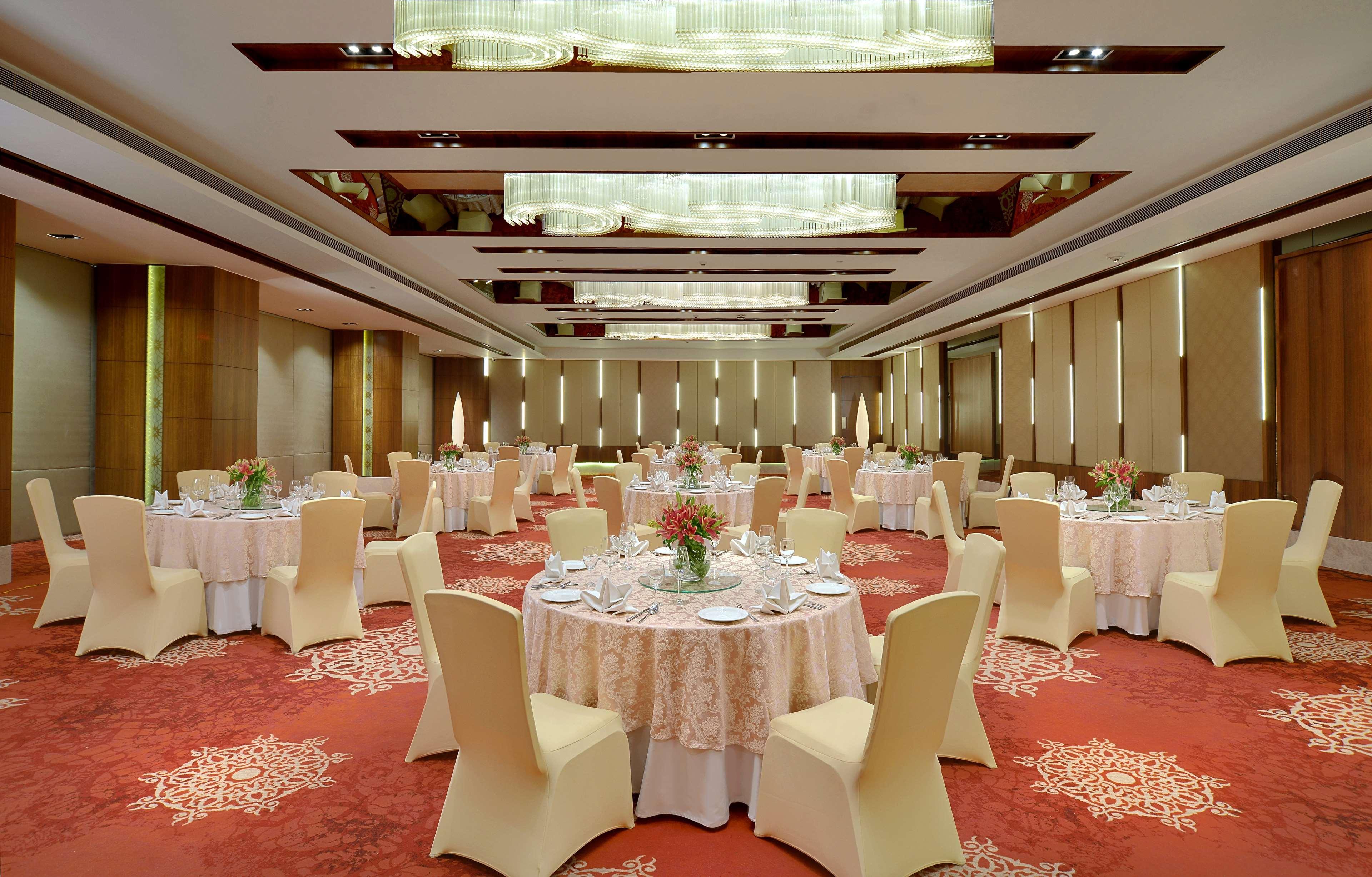 Radisson Gwalior Hotel Buitenkant foto