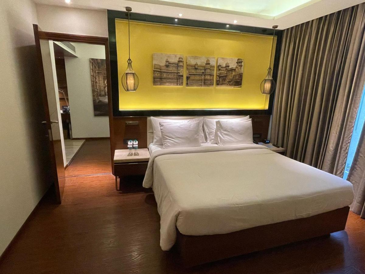 Radisson Gwalior Hotel Buitenkant foto