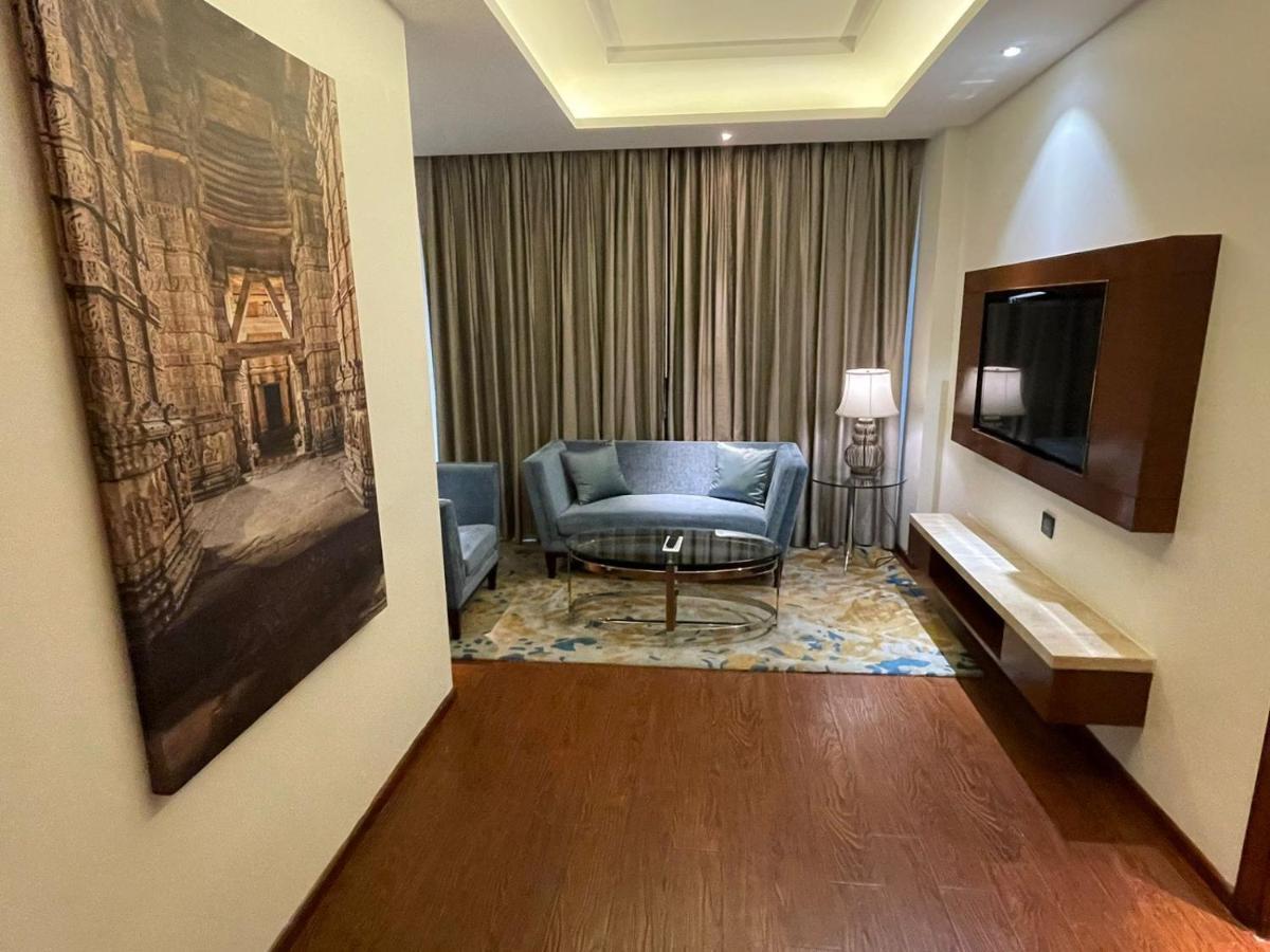 Radisson Gwalior Hotel Buitenkant foto